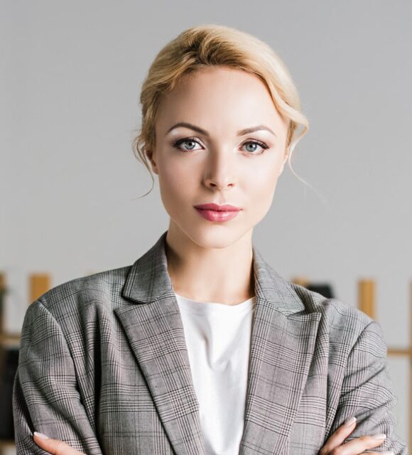 confident-businesswoman-standine-2023-11-27-05-05-19-utc confident-businesswoman-standine-2023-11-27-05-05-19-utc